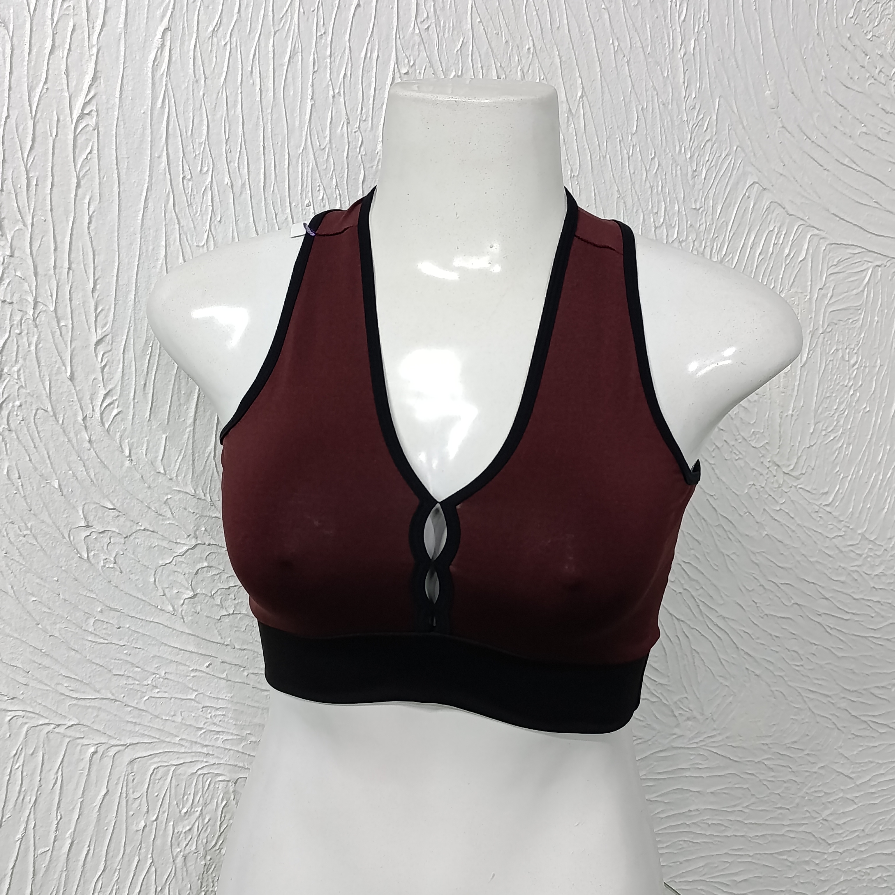 Top P sem bojo. Cor MARROM COM PRETO