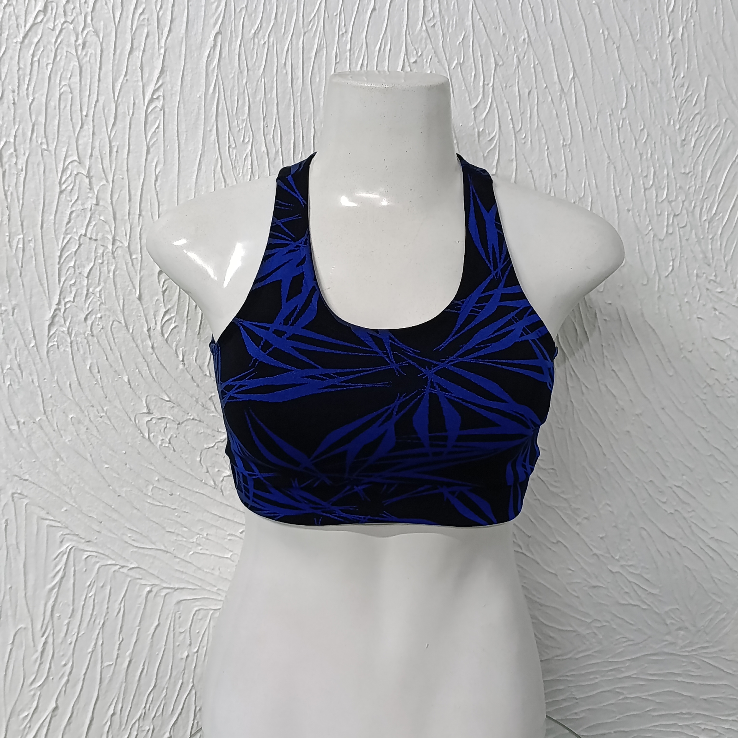 Top M com bojo. Jacquard. Cor ROYAL com preto