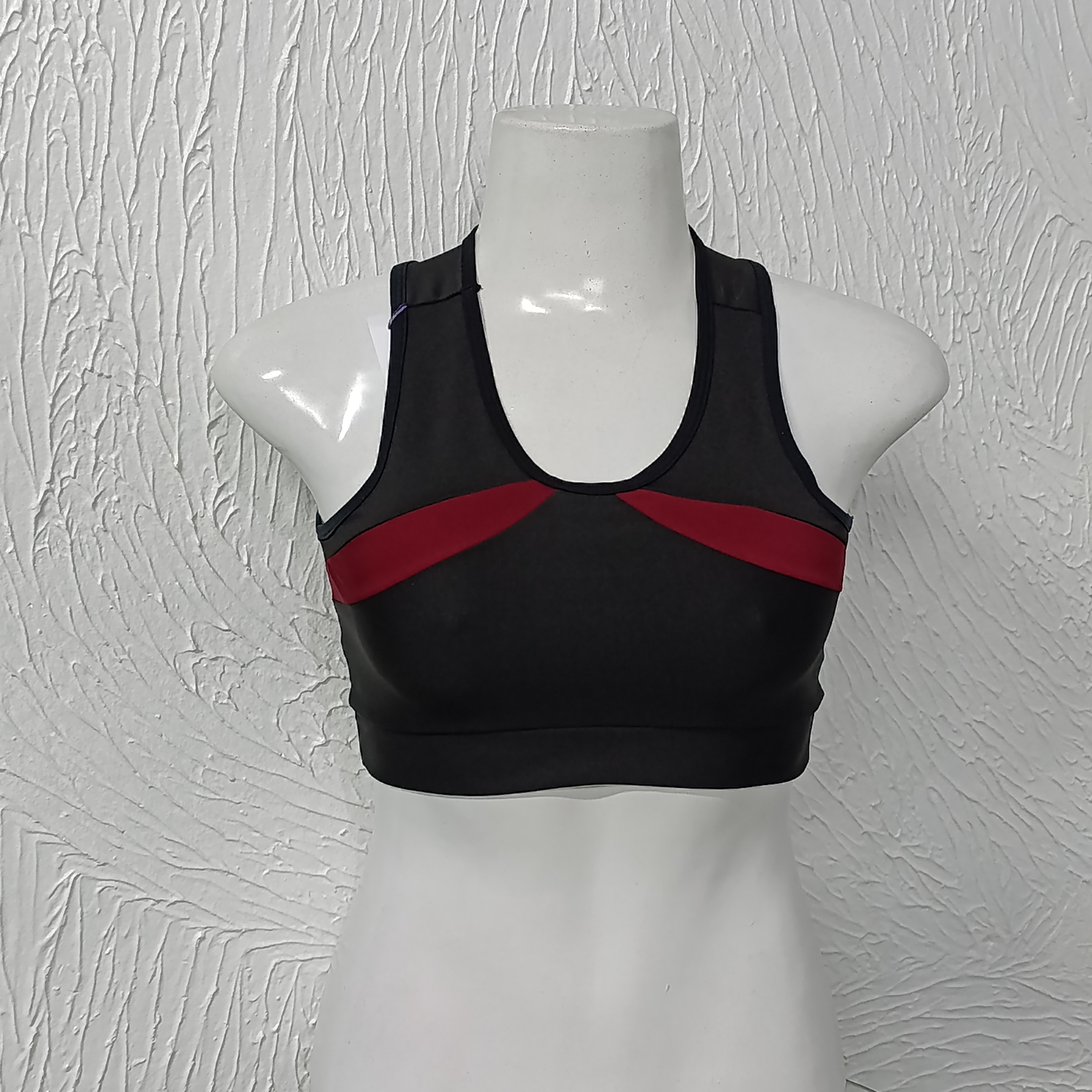 Top G. Sem bojo. Preto com vermelho.