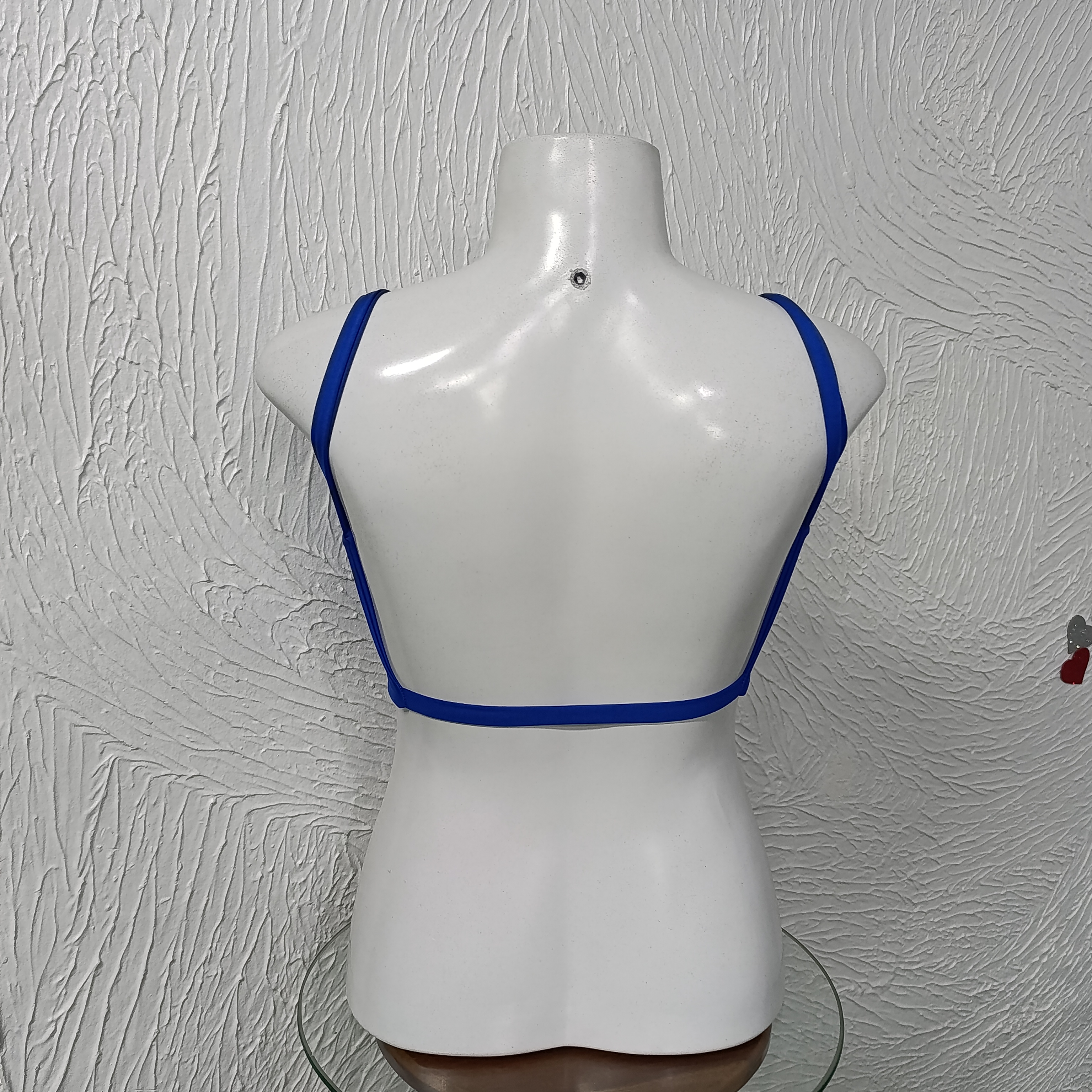 Top G com bojo. Alça fina. Cor Azul Royal