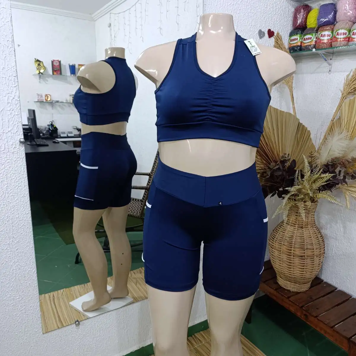 Conjunto de Short GG. Com bolsos. Cor: Marinho com viés branco