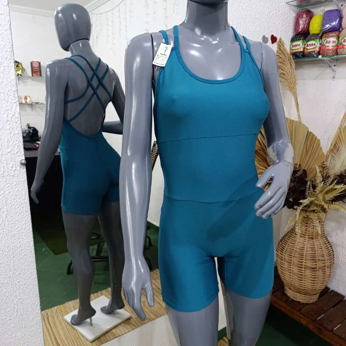 Macaquito M. Nicole. Cor: Azul Petróleo