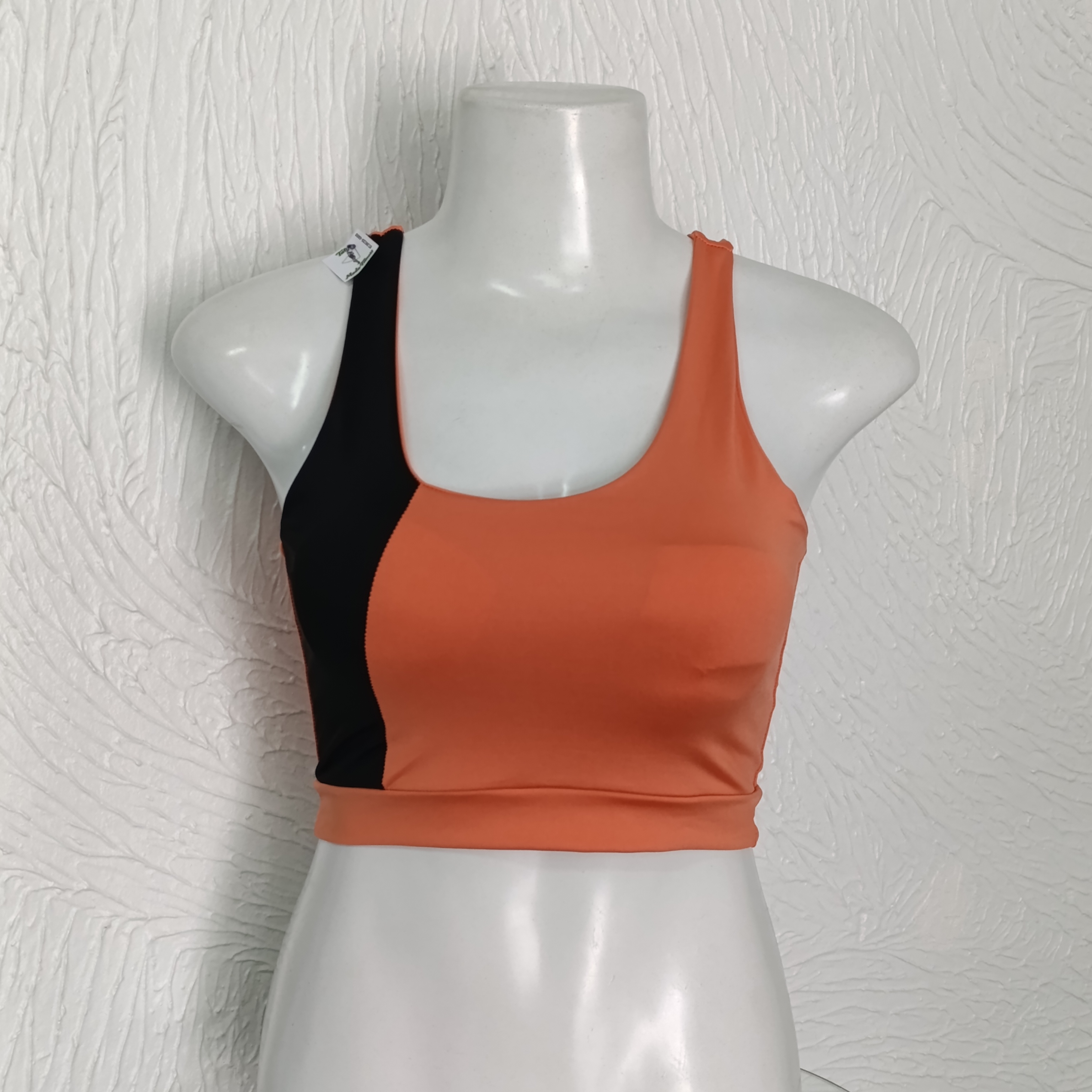 Top M com bojo. Salmão com preto