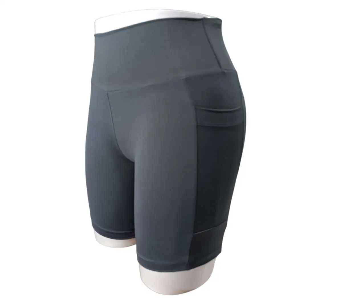 Short GG. Poliamida. Com BOLSOS. Cor: Grafite