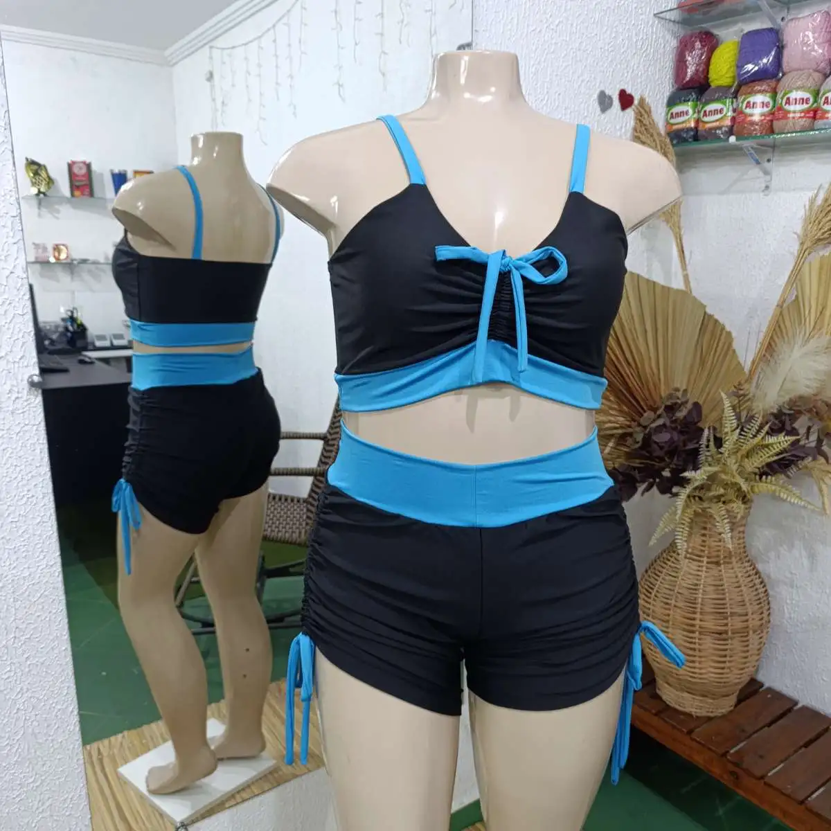 Conjunto de Short G2. Laço na Lateral. Cor: Preto com Azul