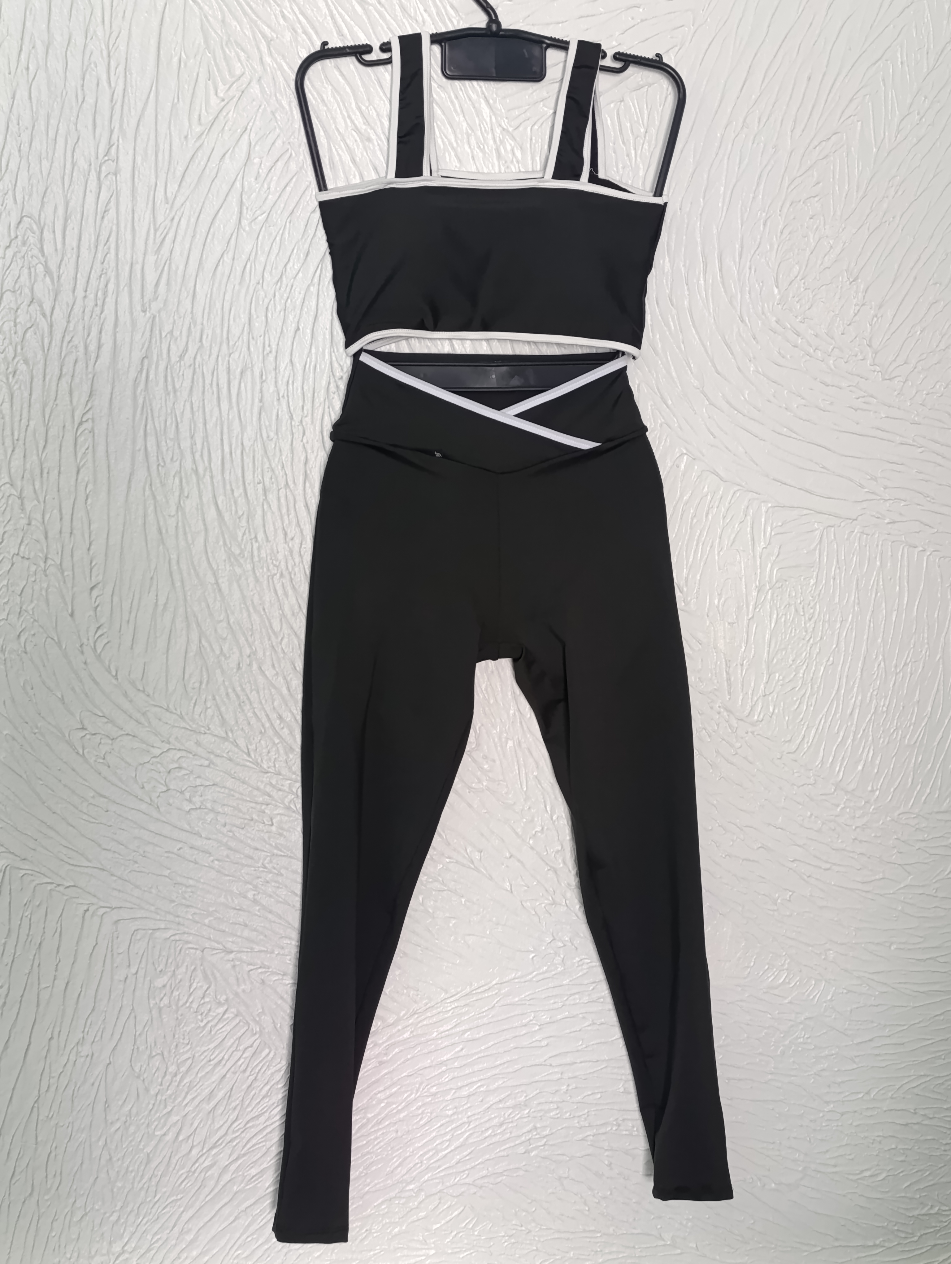 Conjunto de Legging M Top reto com bojo. Cor preto