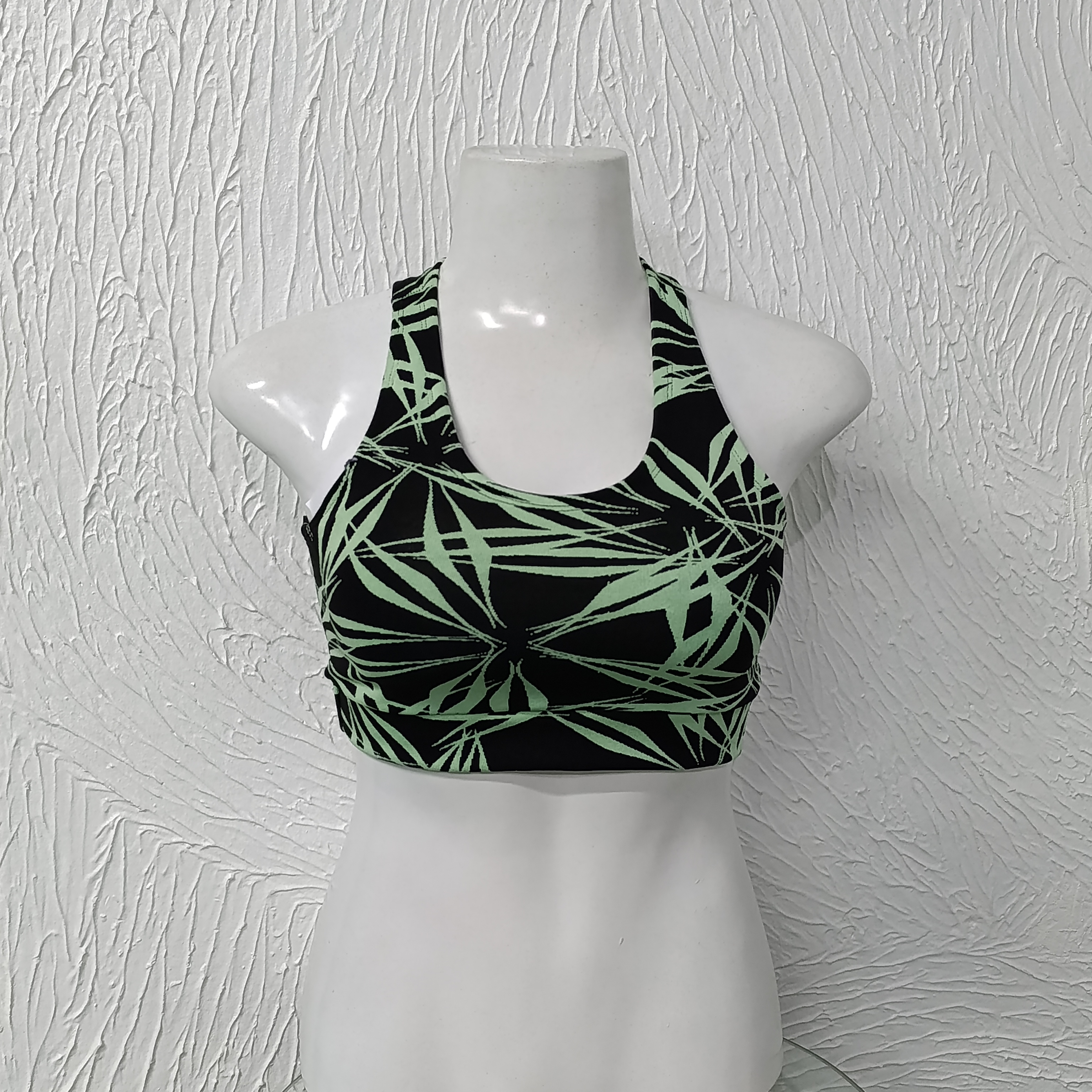 Top M Jacquard. Com bojo. Cor verde claro com preto