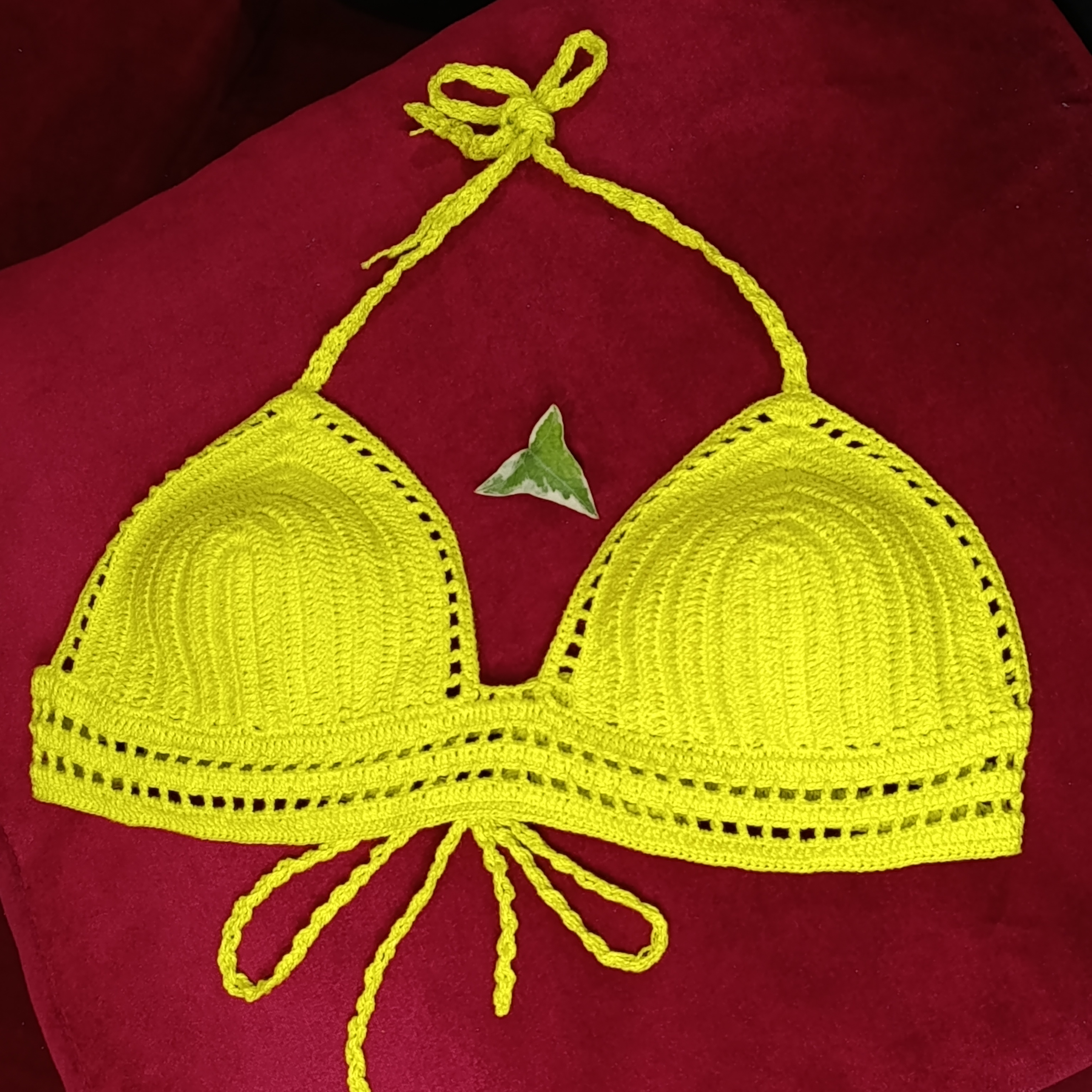 Top G em crochê. Com bojo. Cor amarelo limão