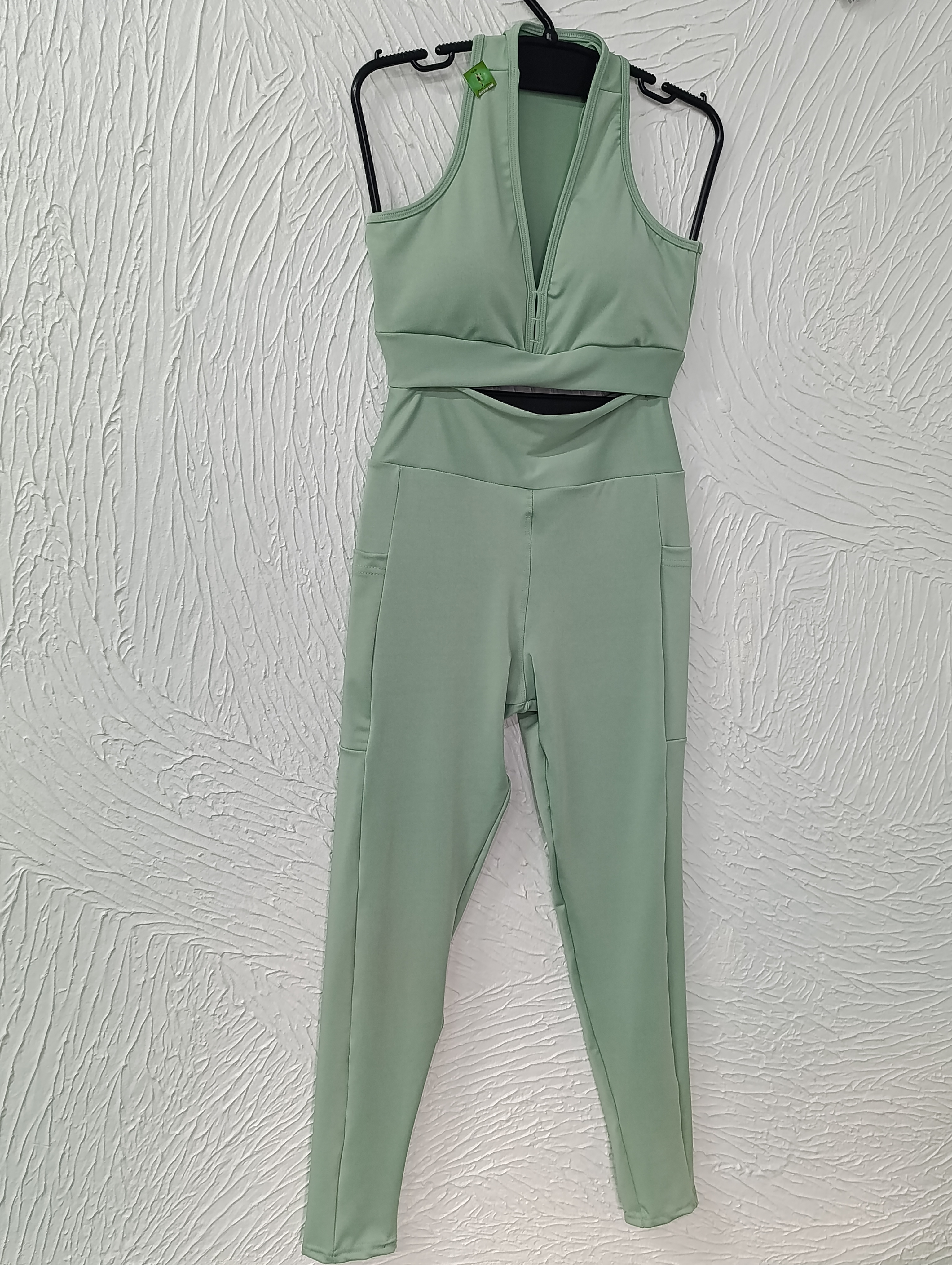 Conjunto de Legging G. Top/bojo. Calça/forrada. Cor verde claro