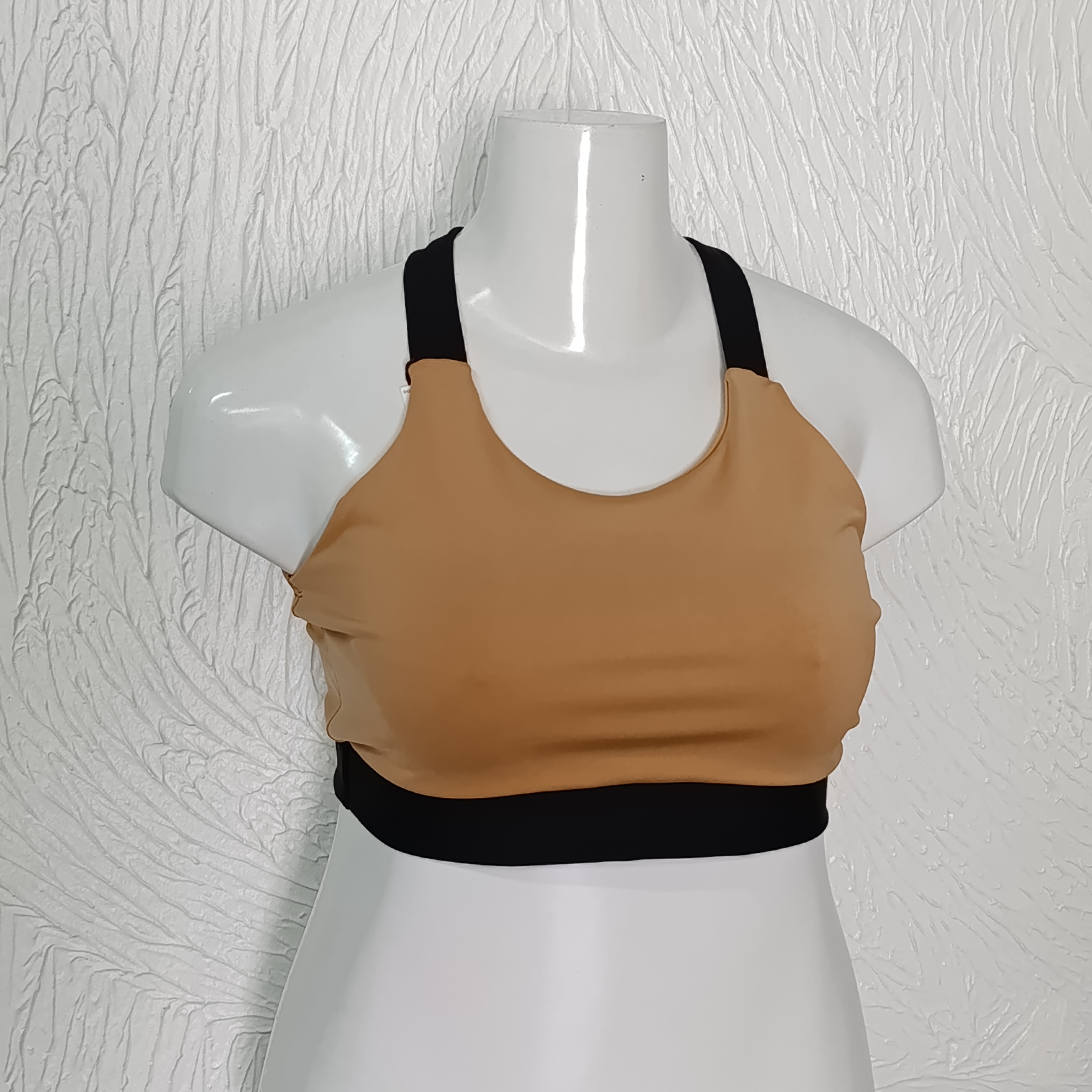 Top G3 sem bojo. Forrado. Cor bege com preto