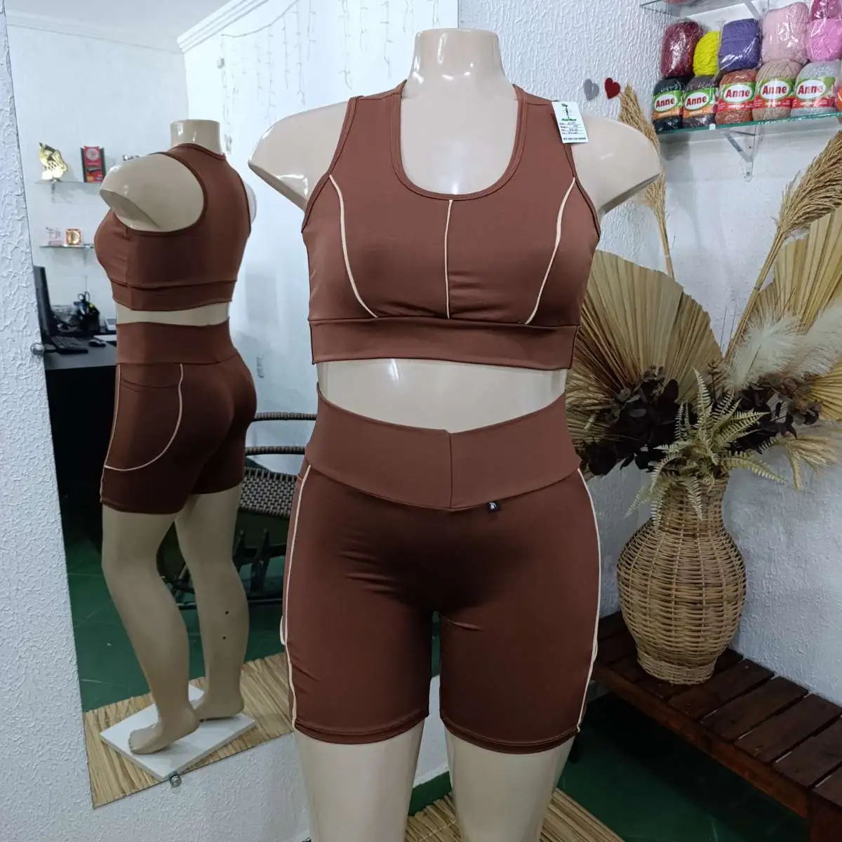 Conjunto de Short GG Com bolso. Cor: Marrom