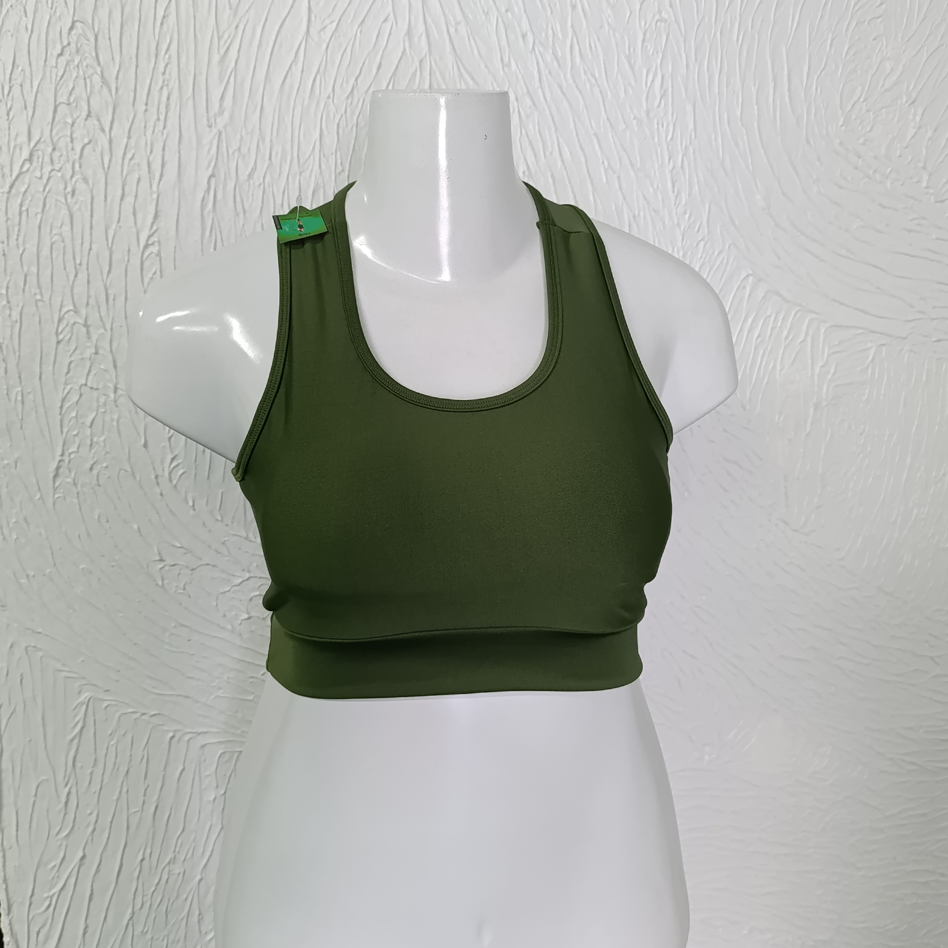 Top GG com bojo. Cor verde militar