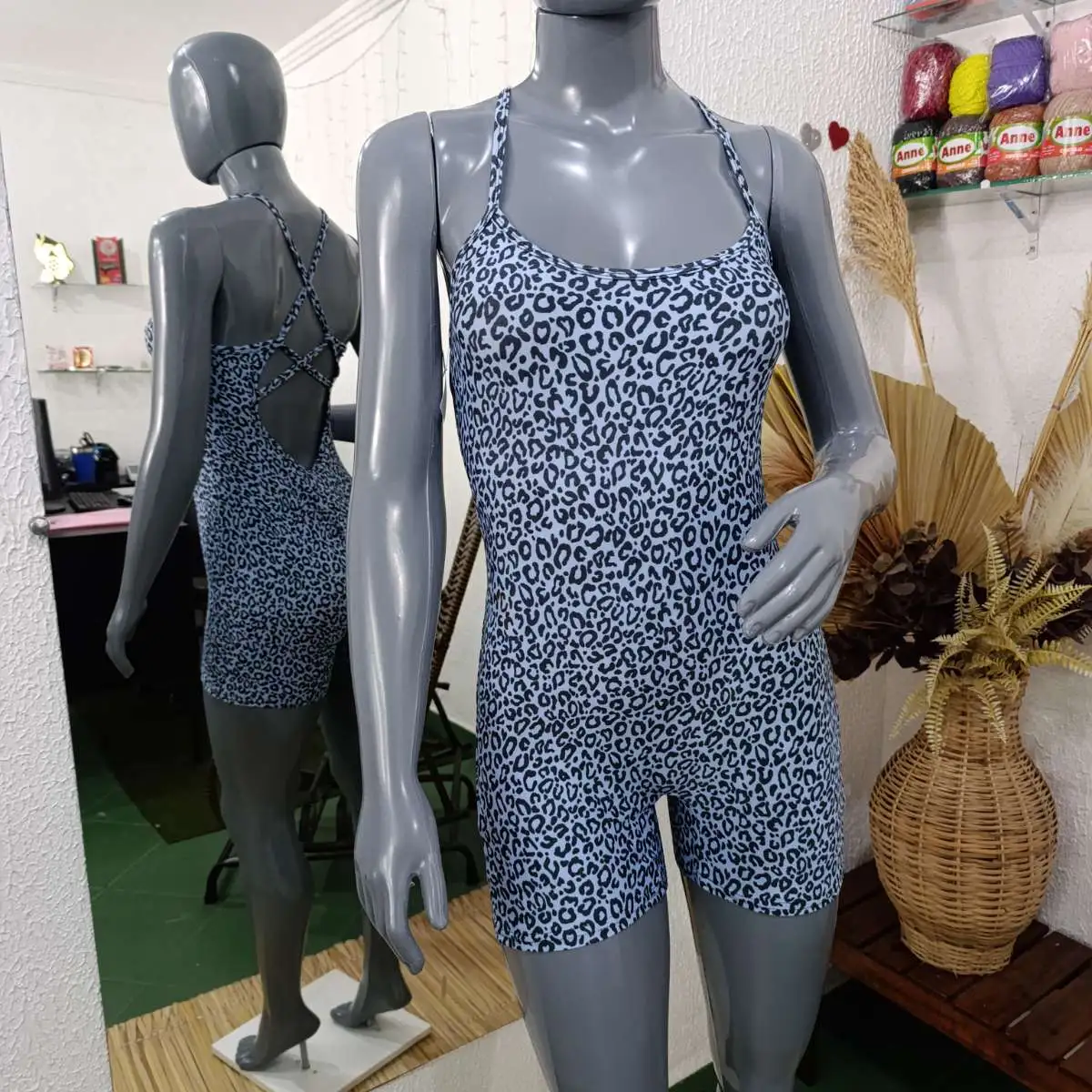 Macaquito G Luana. Cor Oncinha cinza