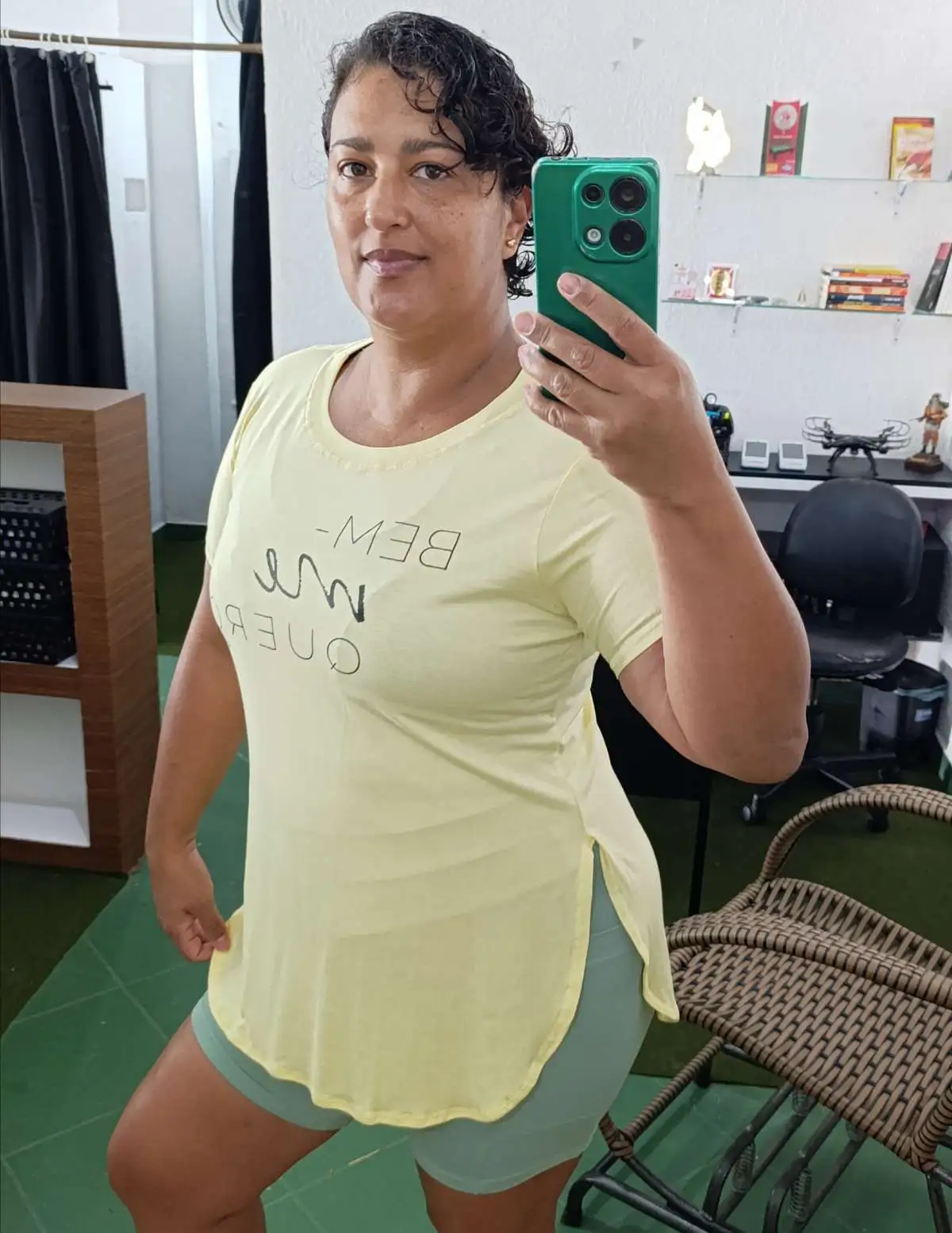 Blusa GG/G2 Longline. Bem me quero. Cor: Amarelo