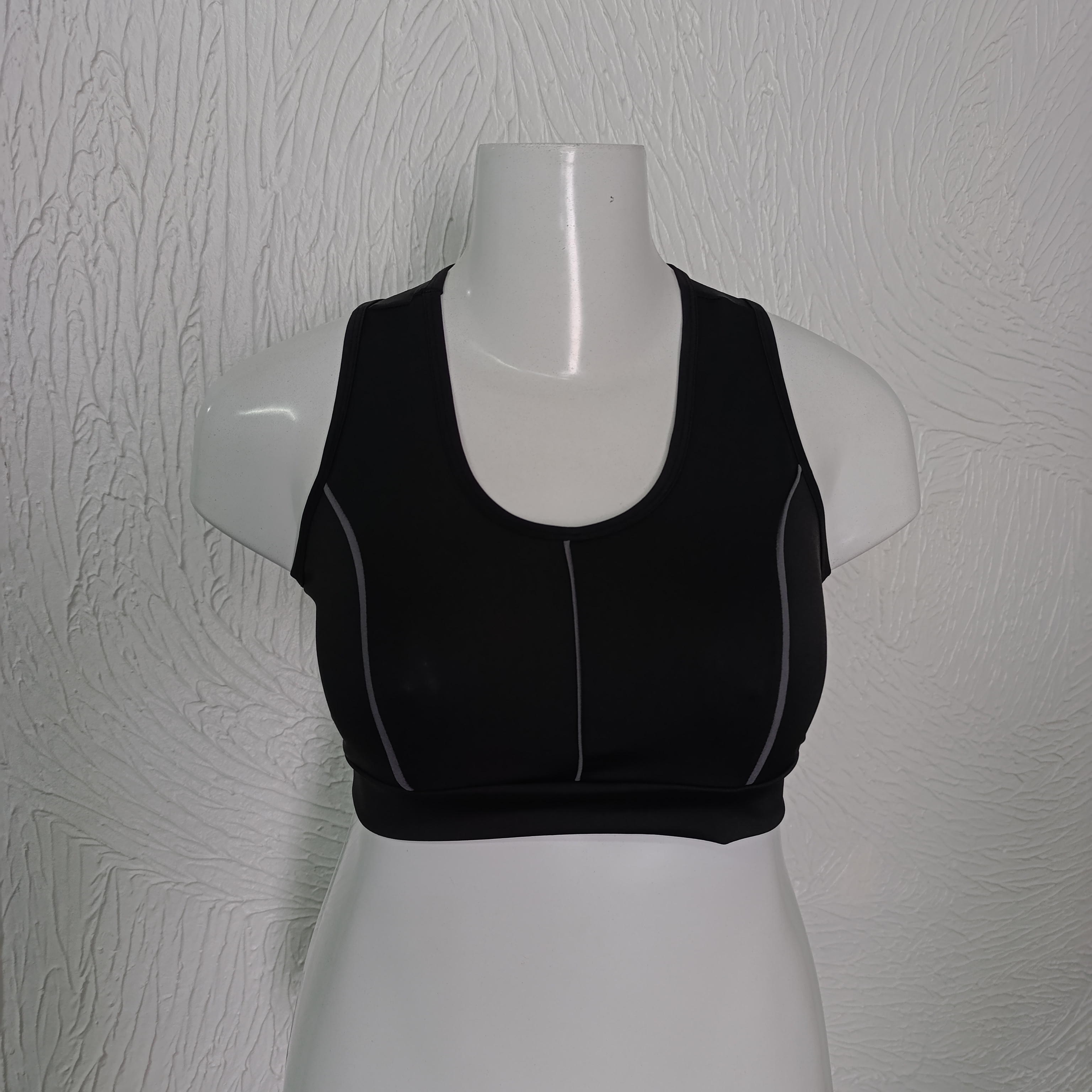 Top GG sem bojo. Preto com viés cinza