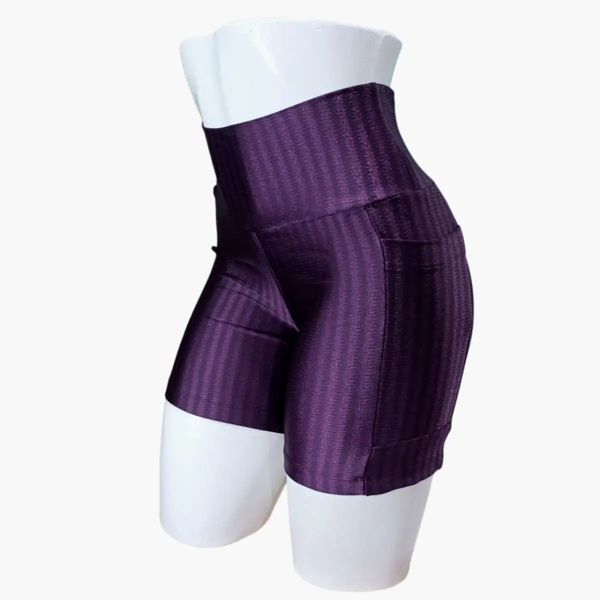 Short G. 3D. Com BOLSOS. Cor: Açaí