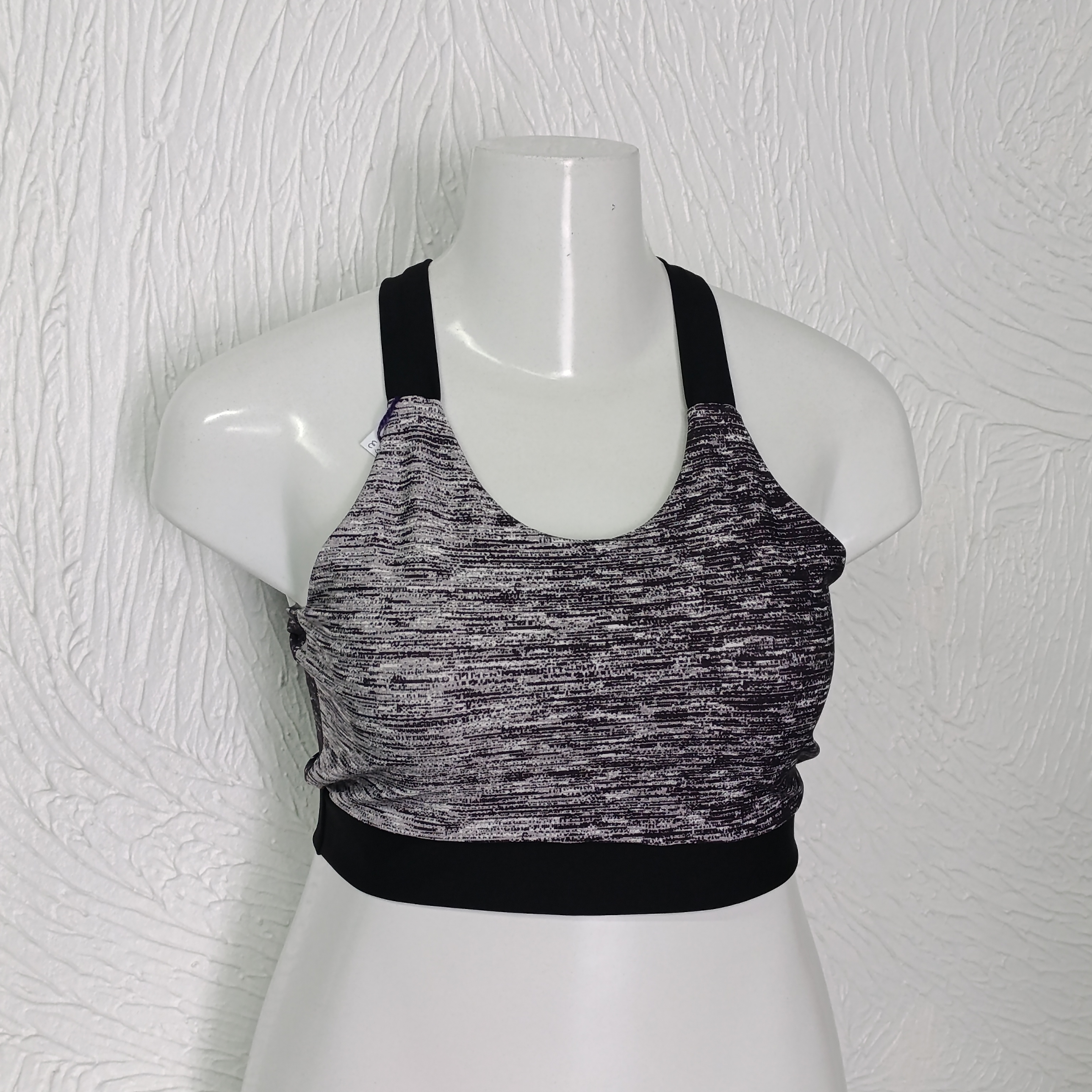 Top G3 sem bojo. Forrado. Cor branco/preto mesclado