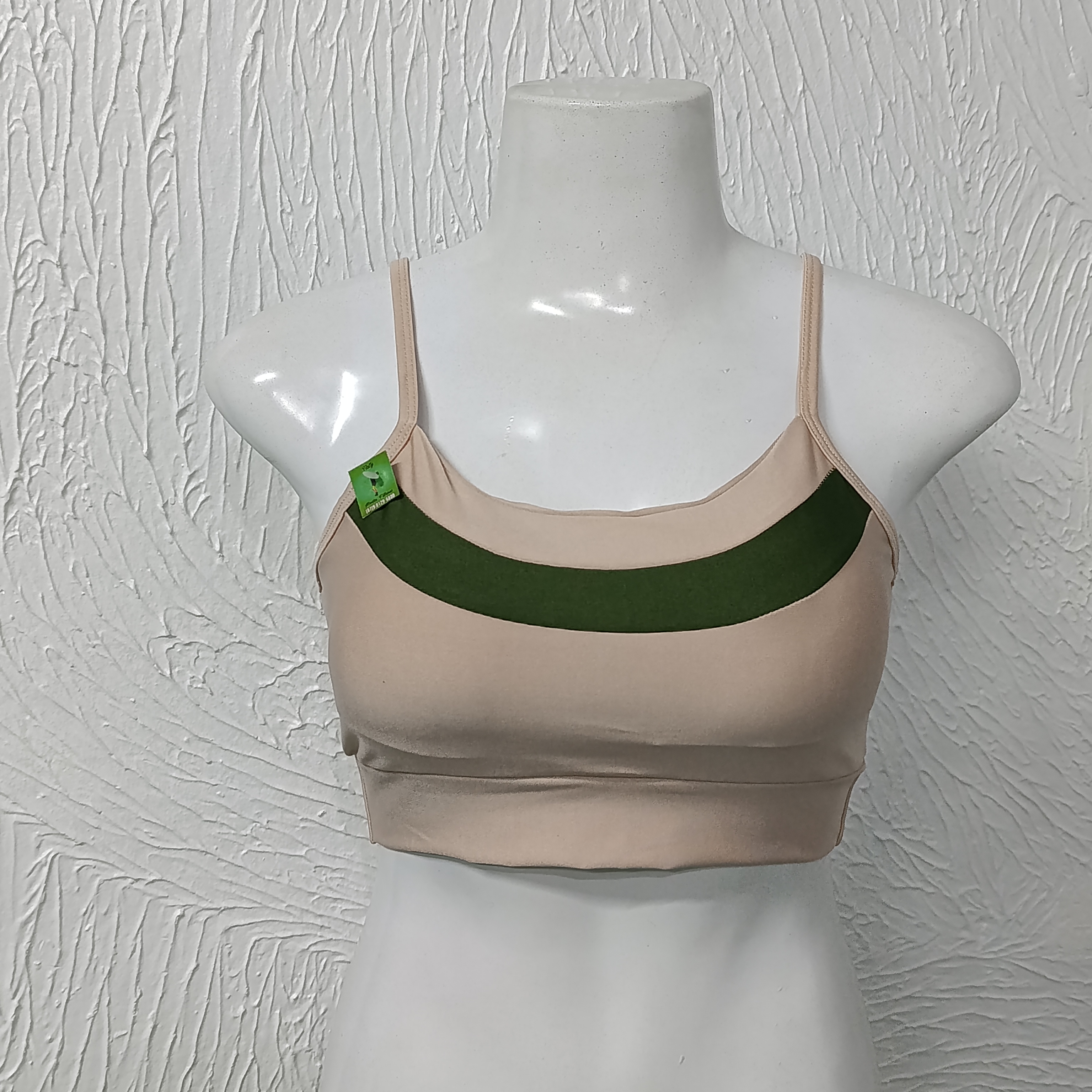 Top G. Com bojo. Cor bege com Verde