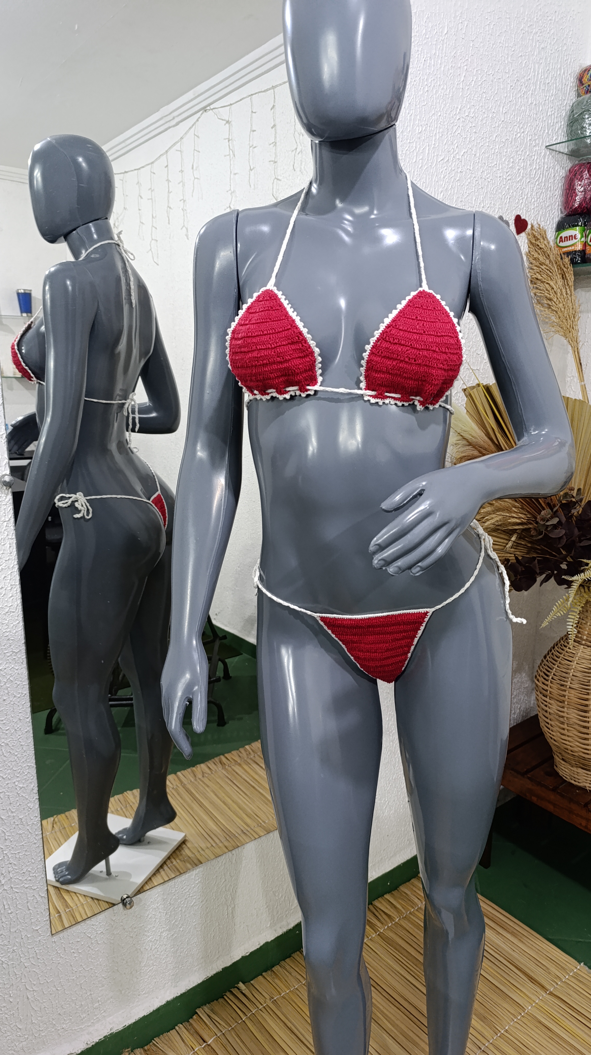 Biquíni M CROCHÊ. FORRADO. Vermelho com acabamento branco