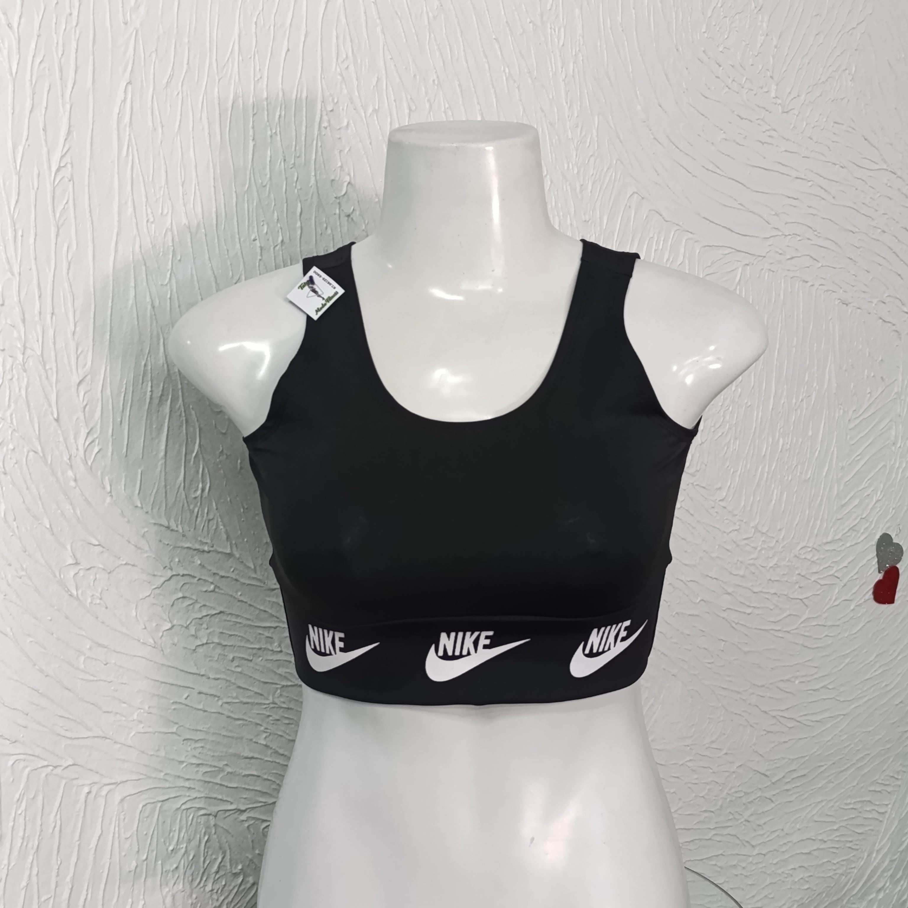 Top G. Sem bojo. Nike