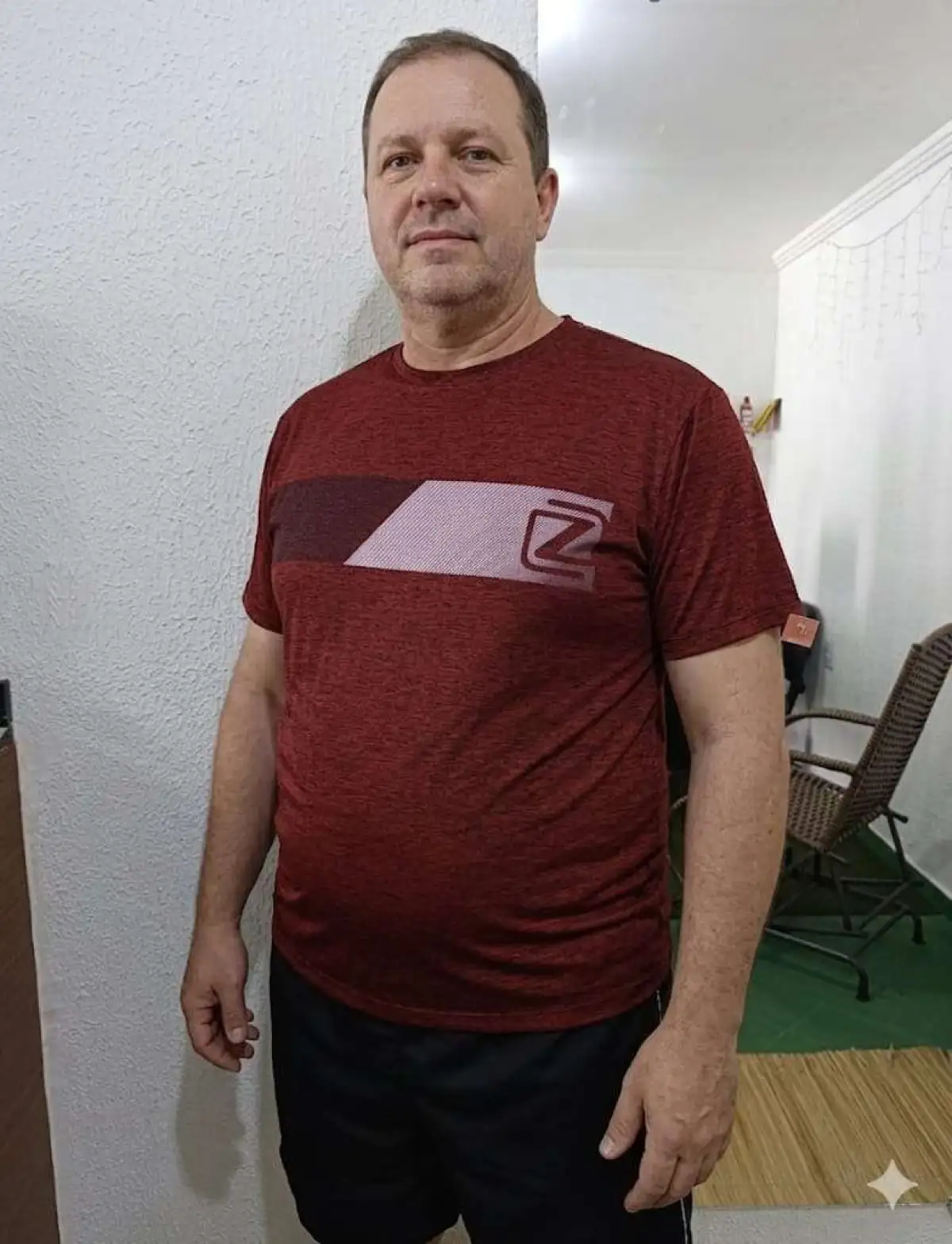 Camisa G2 DRYFIT Vinho com detalhes branco no peito