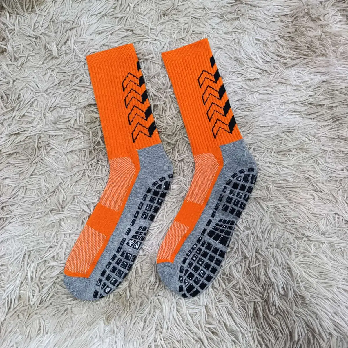 Meia Antiaderente. Cor: Laranja/preto