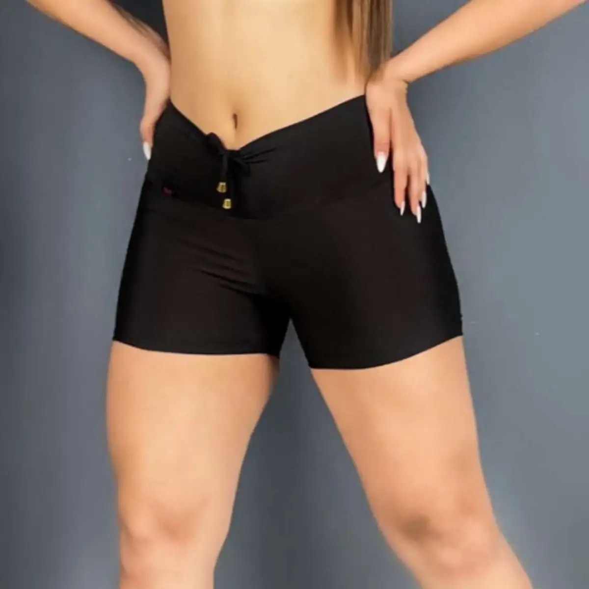 Short M. Short M. Cadarço. Cor: Preto